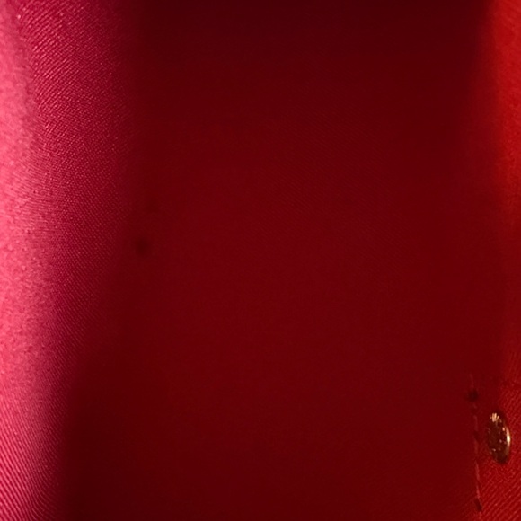 Not Authentic Louis Vuitton Damier Crossbody - Picture 3 of 6